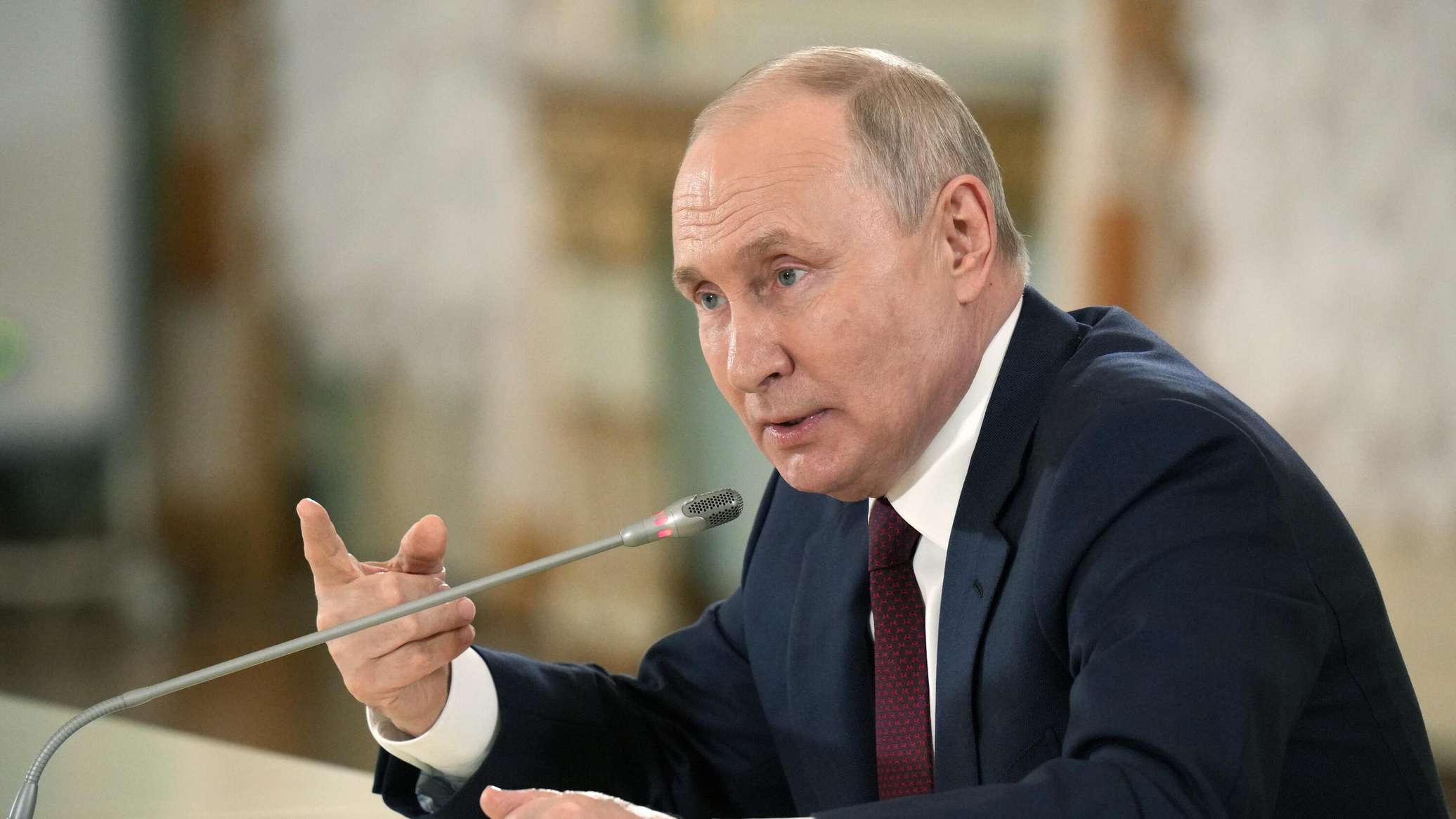 Путин Батыштын Африканы карыз кулчулугуна айдоо аракетин айыптады