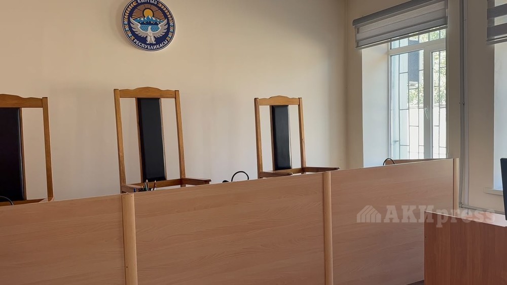Жер боюнча махинациялар, миллиондогон сом жана ОПГ: Сокулук районунун орунвакинын катышуусундагы иш боюнча күнөөлдорго айыптоо кайра каралды