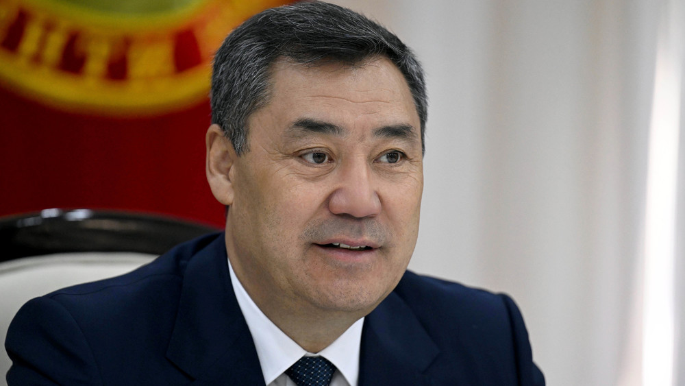Президент Садыр Жапаров түнкү сааттарда Астанадан Чолпон-Атага келди