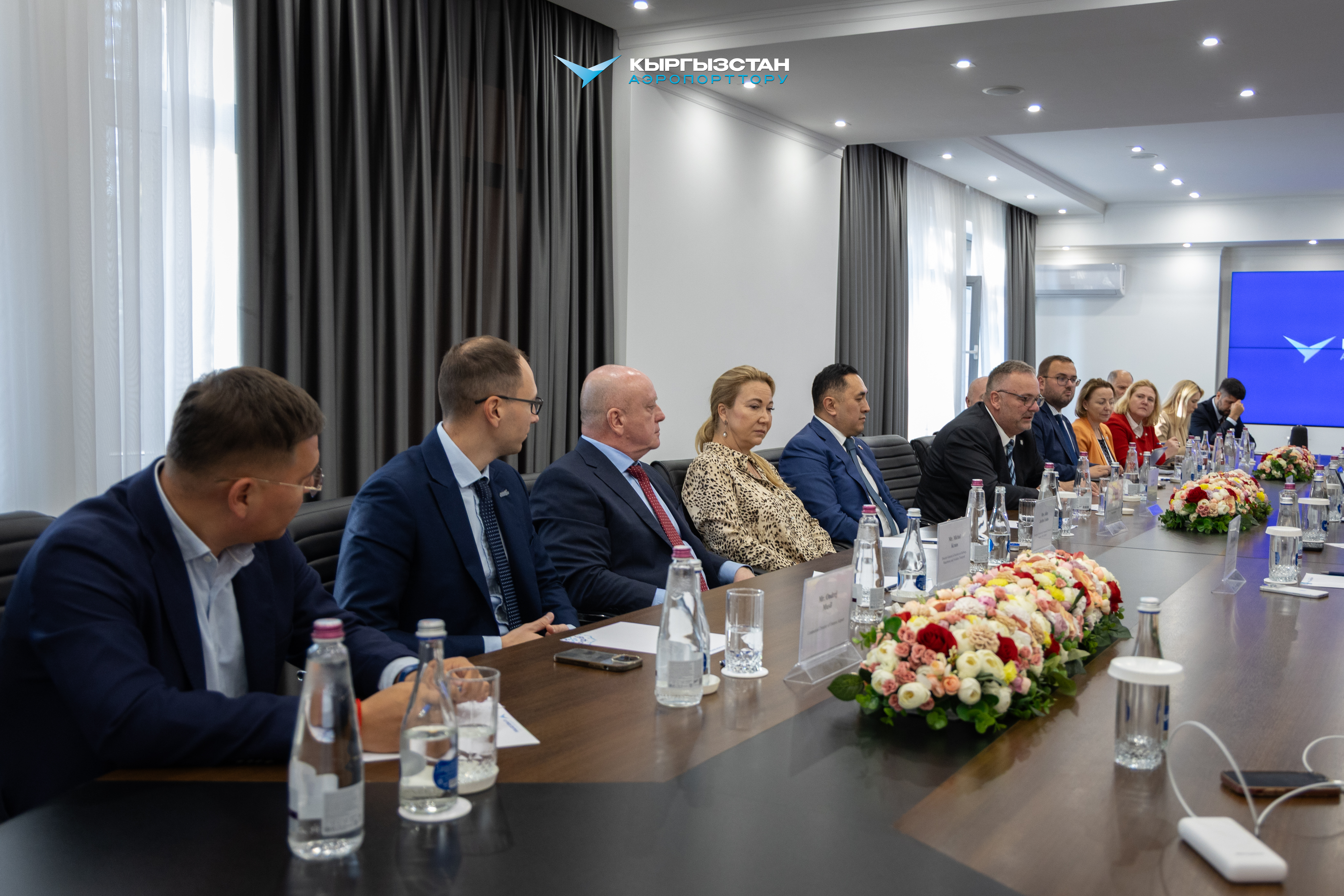 Кыргызстан и Чехия обсуждают запуск прямого рейса из Бишкека в Прагу