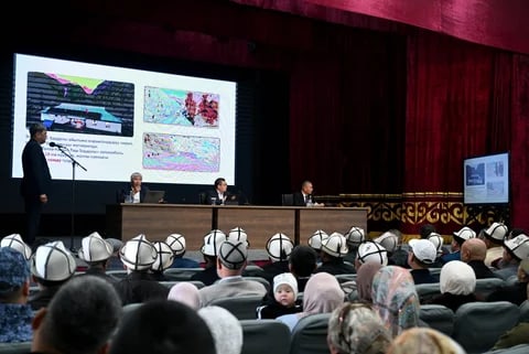 Садыр Жапаров Баткен районунун жана Баткен шаарынын өнүгүү долбоорлору менен таанышты