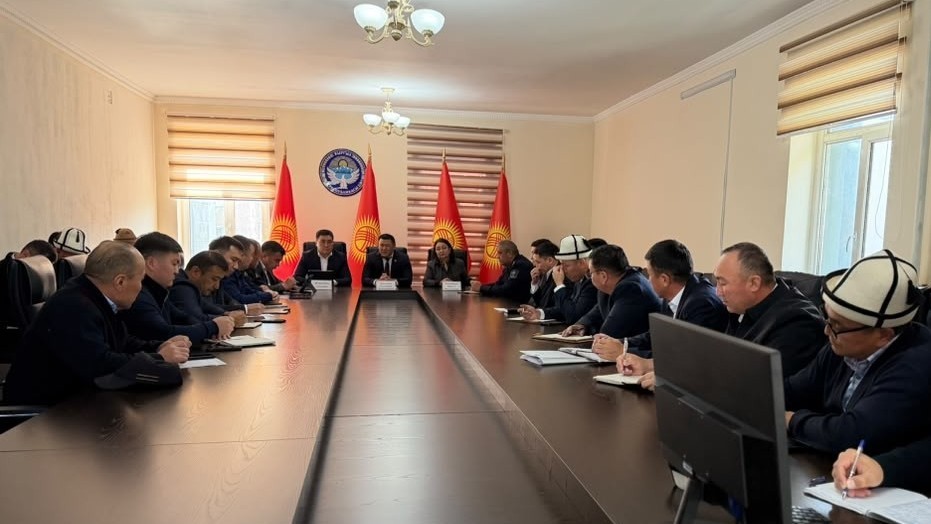 ИКК мүчөлөрү президенттик шайлоого даярдык боюнча облустарыхтаарда совещания өткөрдү