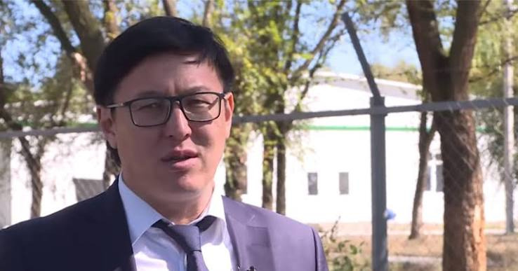 Президент Садыр Жапаров резиденциянын жанындагы «офис» боюнча билдирүүлөрдү төгүндөдү